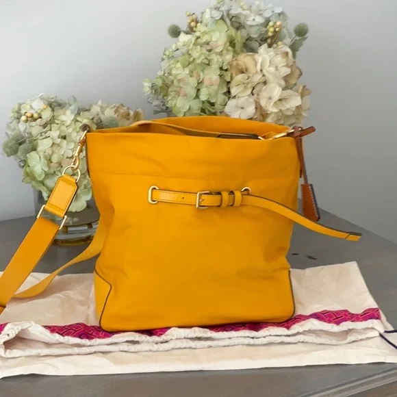 Burch Perry Tory Burch Yellow Bucket Bag Tory Burch 55222 Daylily